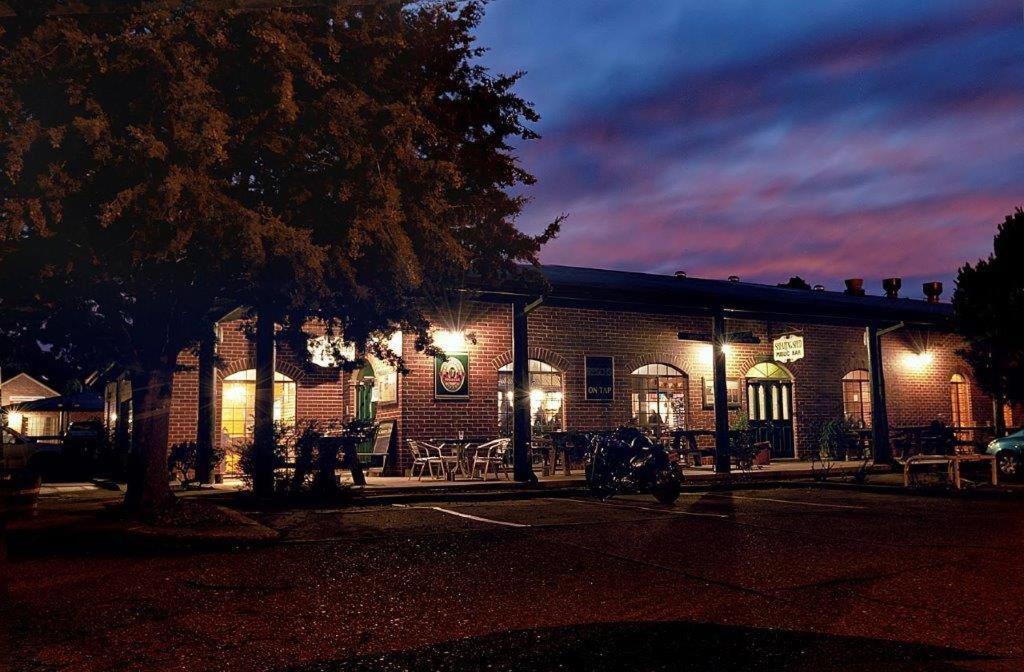 Murrumbateman Country Inn Экстерьер фото